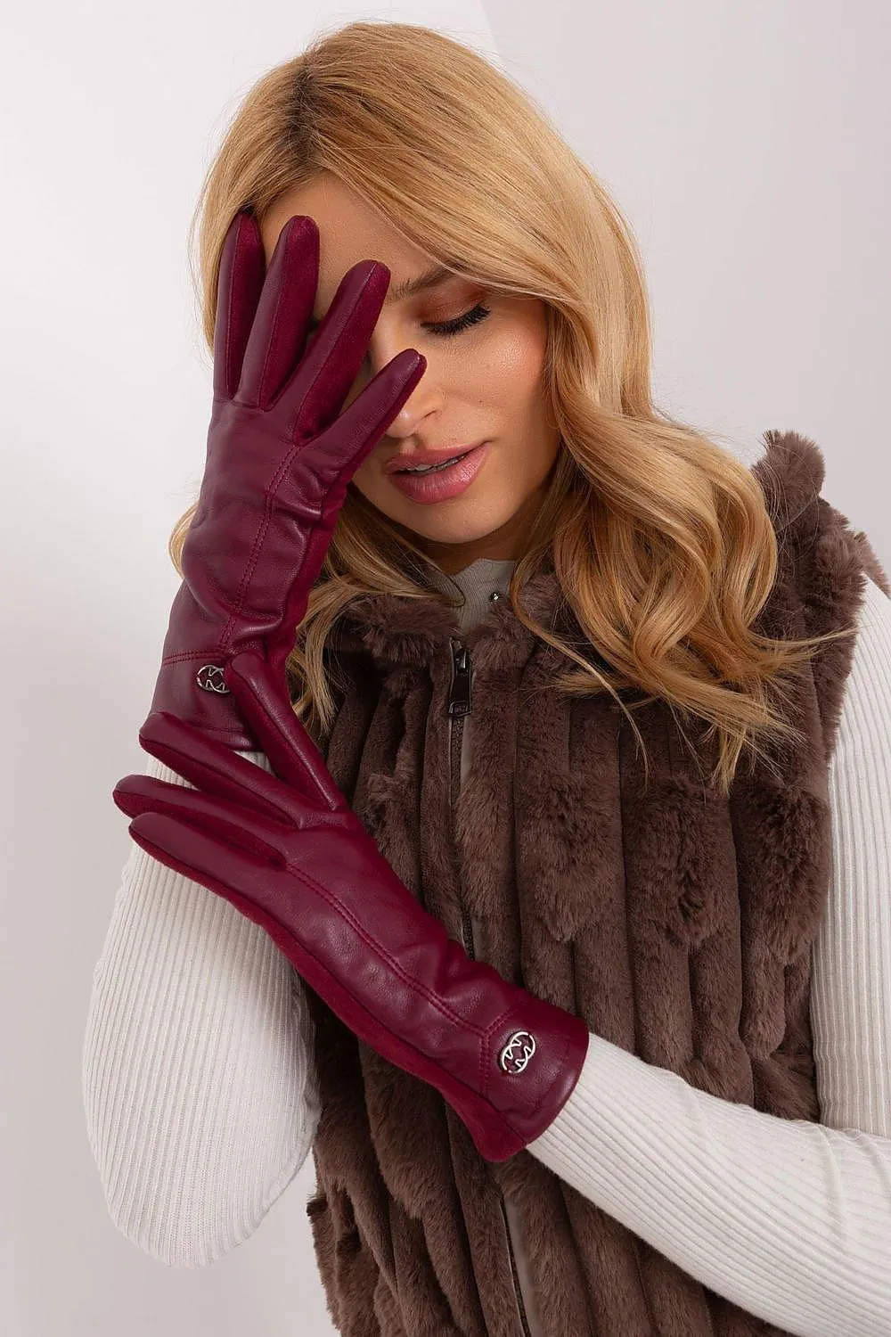 AT Gloves model 191103