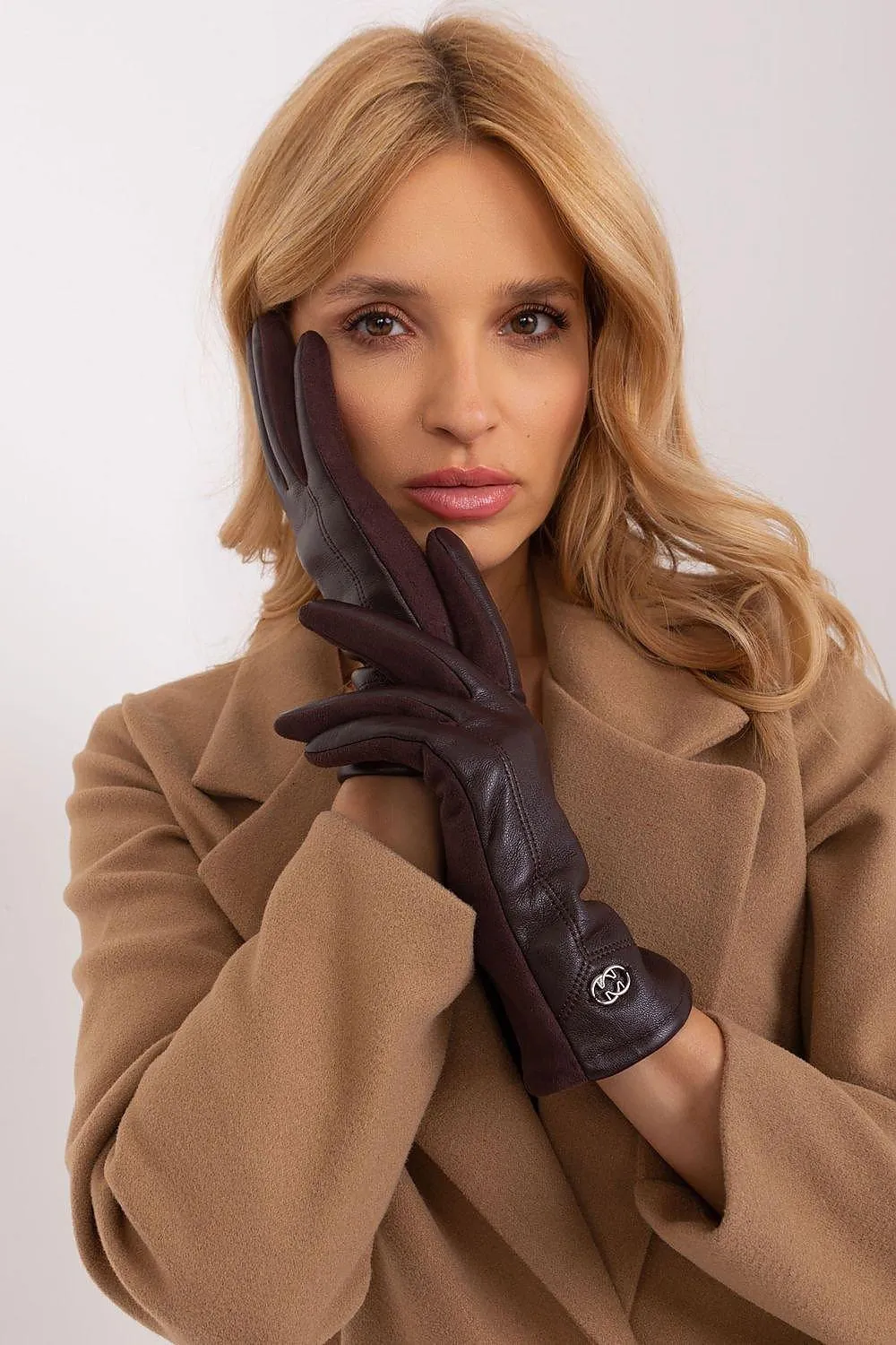 AT Gloves model 191103