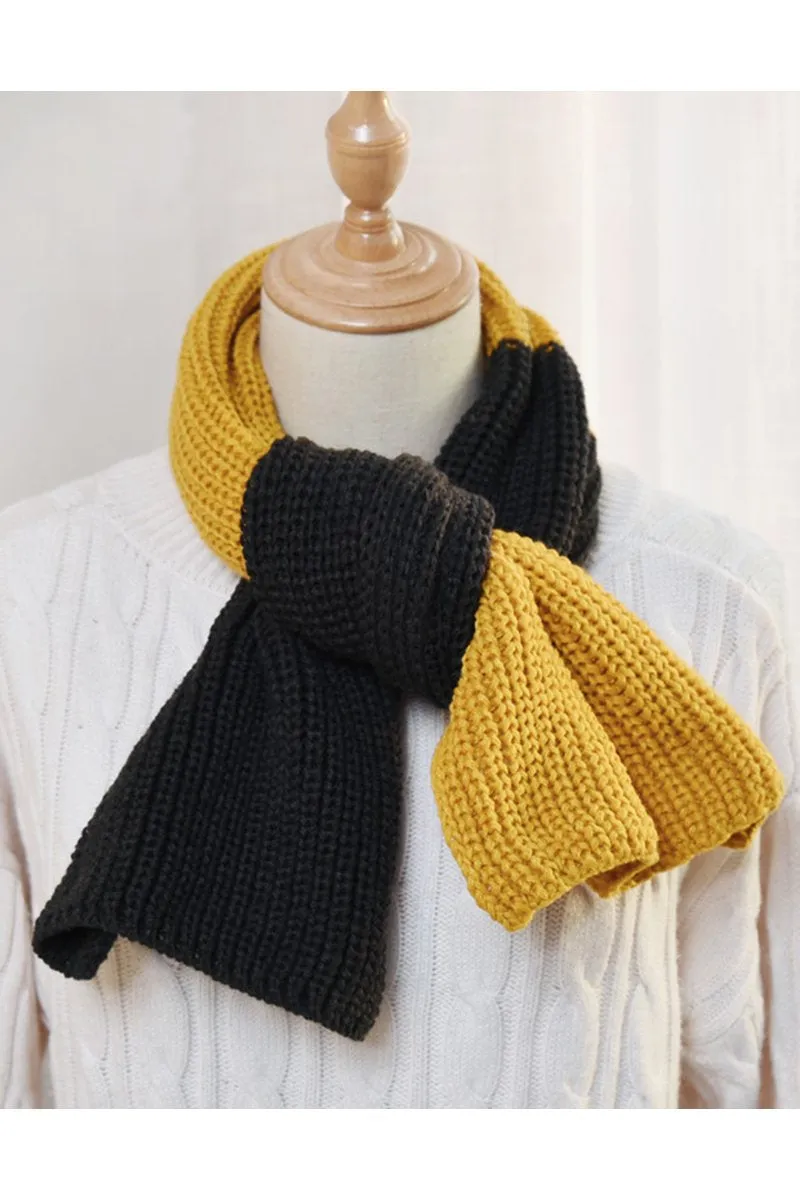 COLOR BLOCKED WAFFLE KNIT COZY SCARF