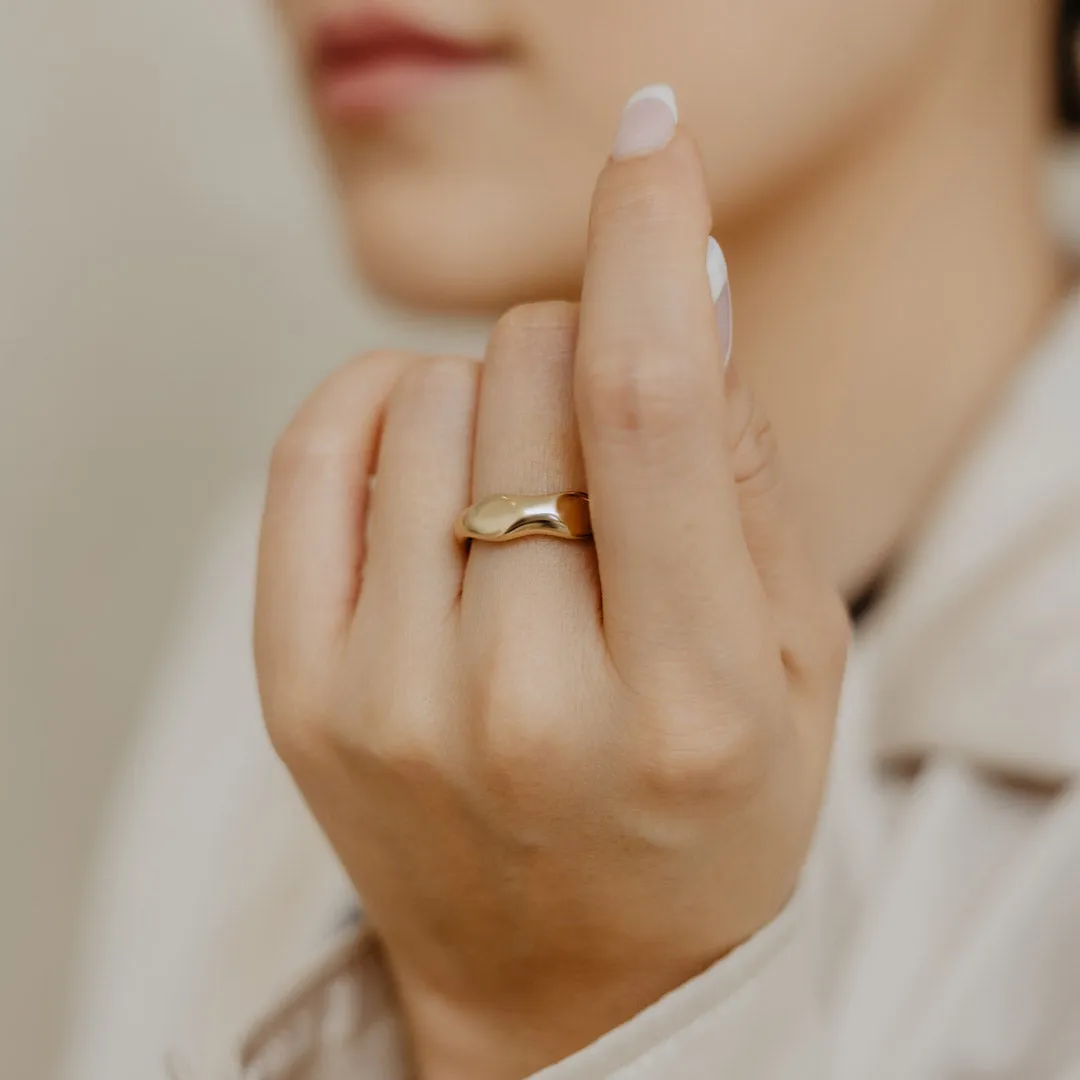 Solid Gold Wavy Ring